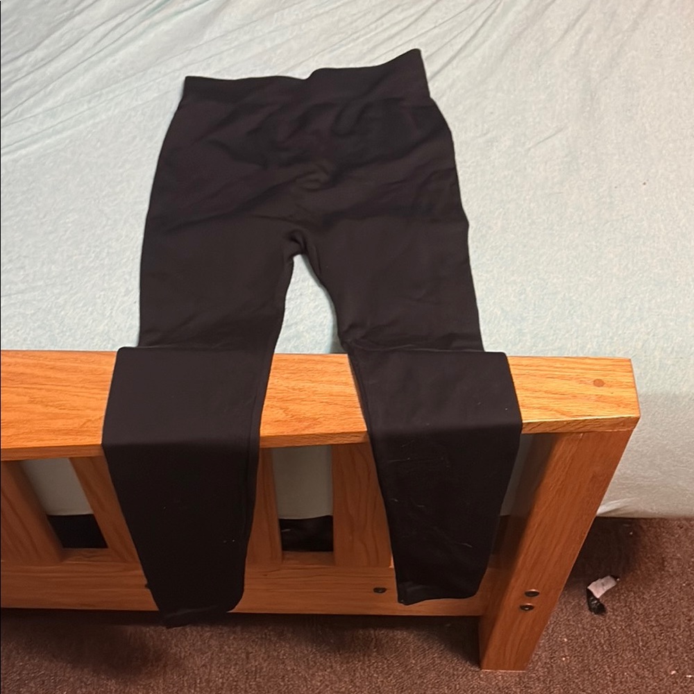 Seven7 Black Leggings with Wide Waistband and Matte Finish
